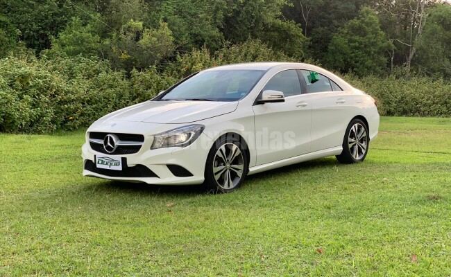 MERCEDES-BENZ CLA 200