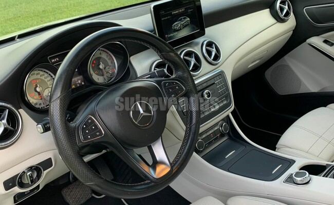 MERCEDES-BENZ CLA 200
