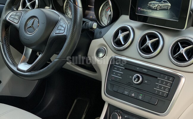 MERCEDES-BENZ CLA 200