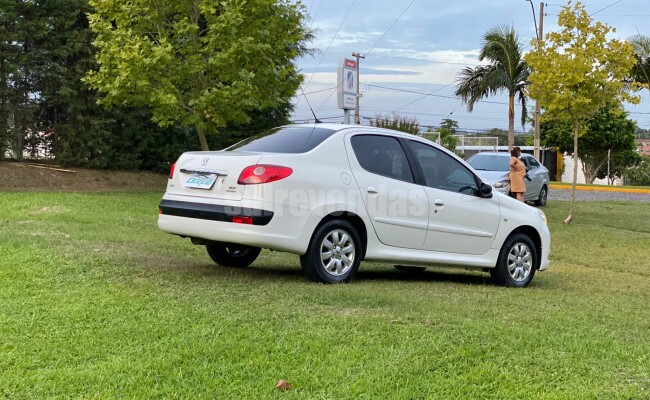 PEUGEOT 207 SEDAN
