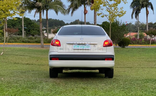 PEUGEOT 207 SEDAN