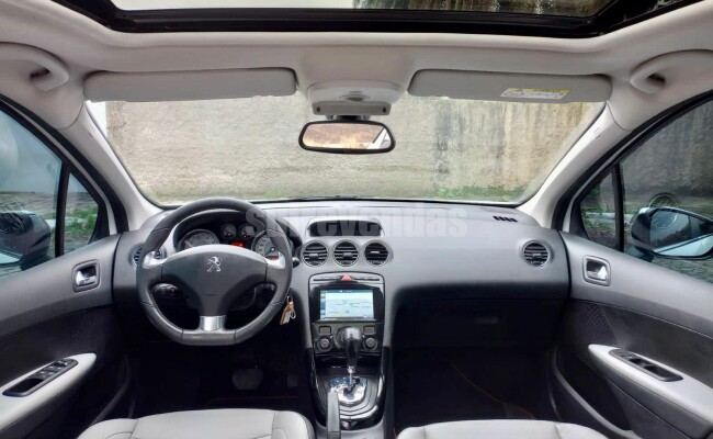 PEUGEOT 408