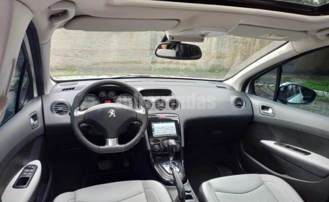 PEUGEOT 408