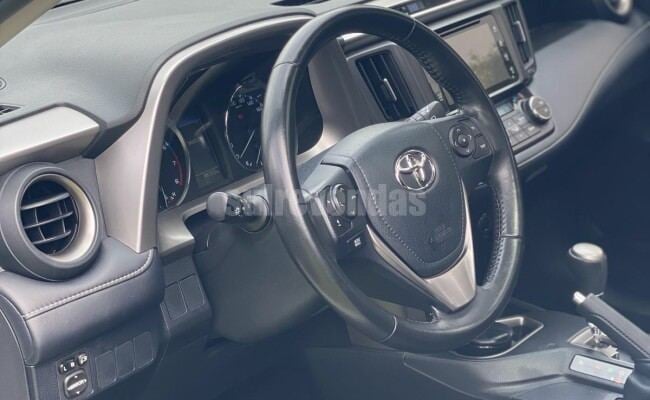 TOYOTA RAV-4