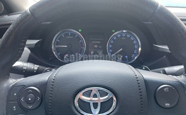 TOYOTA COROLLA