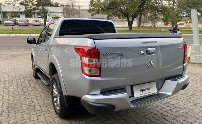 MITSUBISHI L-200