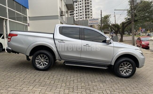 MITSUBISHI L-200