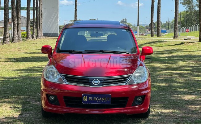 NISSAN TIIDA