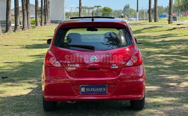 NISSAN TIIDA