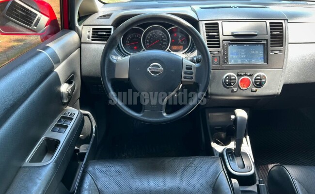 NISSAN TIIDA