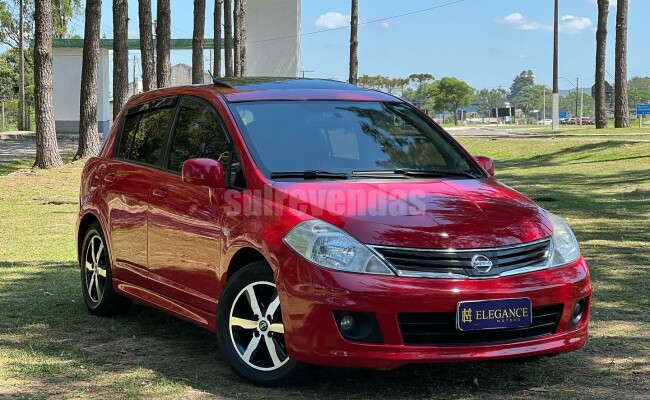 NISSAN TIIDA