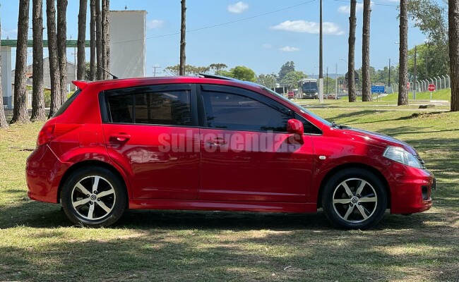 NISSAN TIIDA