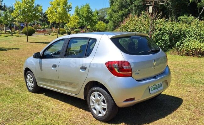 RENAULT SANDERO