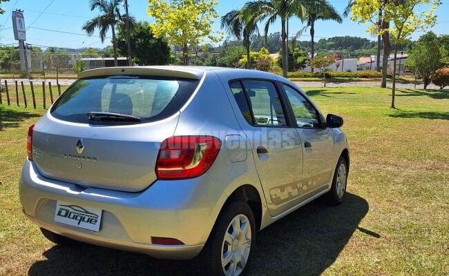 RENAULT SANDERO