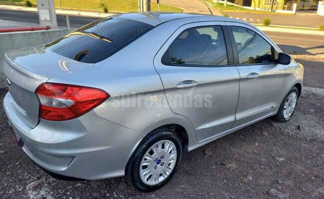 FORD KA SEDAN