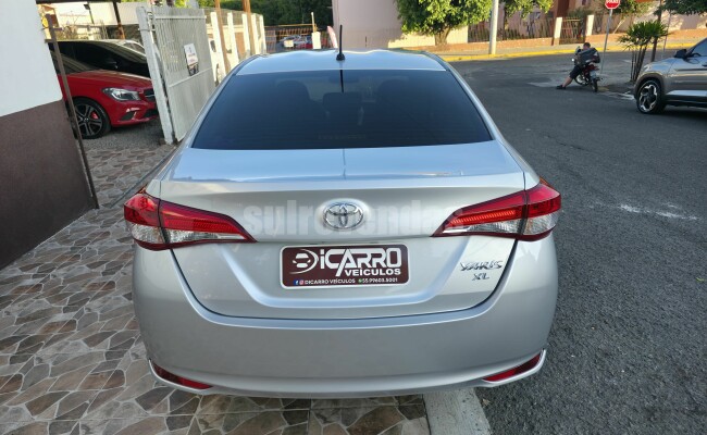TOYOTA YARIS