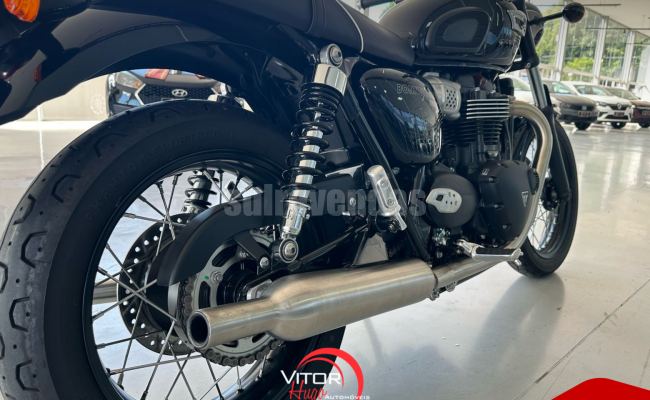 Triumph BONNEVILLE