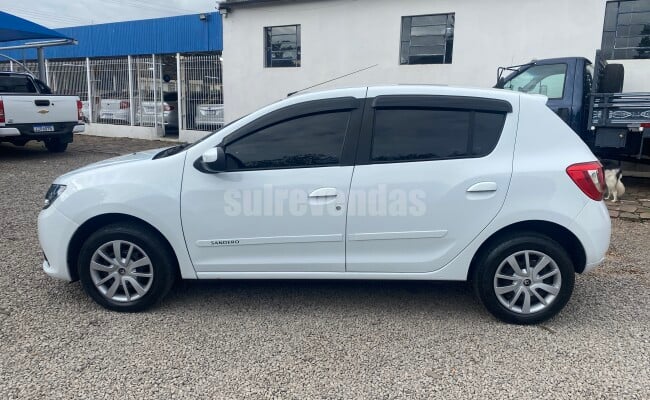 RENAULT SANDERO
