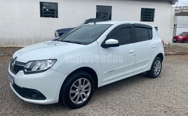 Renault SANDERO
