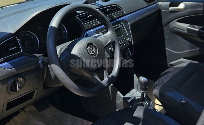 VOLKSWAGEN VOYAGE