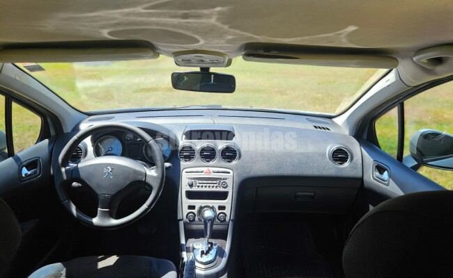 PEUGEOT 408