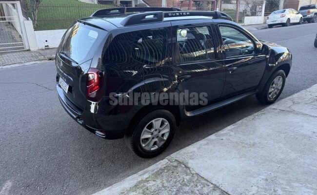 RENAULT DUSTER