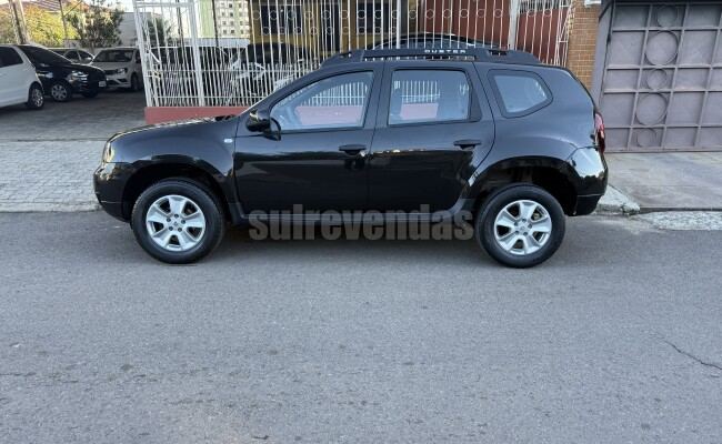 RENAULT DUSTER