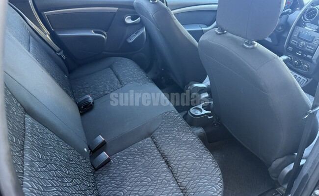 RENAULT DUSTER