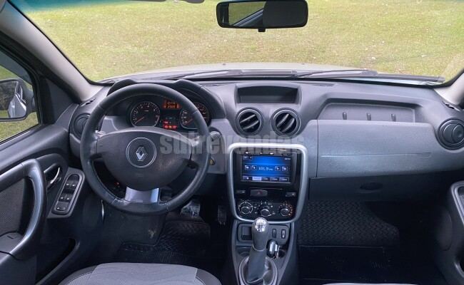 RENAULT DUSTER