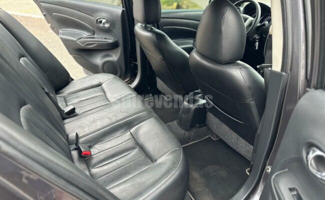 NISSAN VERSA