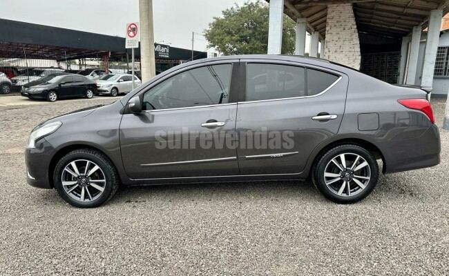 NISSAN VERSA