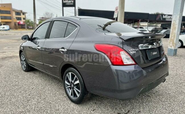 NISSAN VERSA