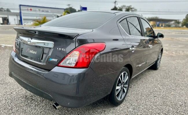 NISSAN VERSA