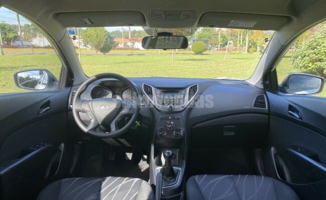 HYUNDAI HB20