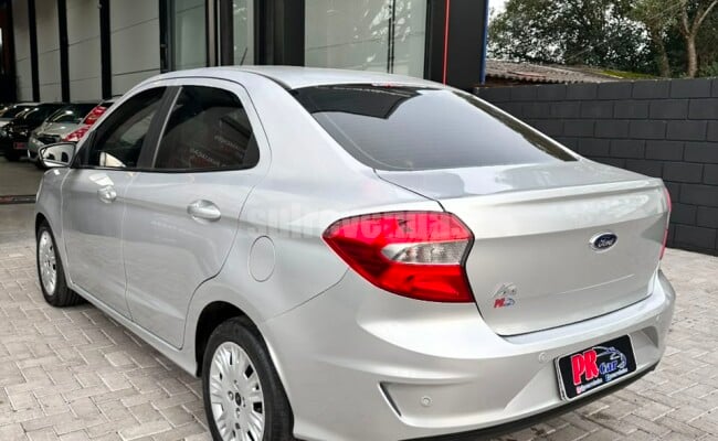 FORD KA SEDAN