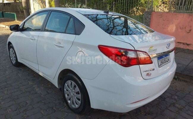 HYUNDAI HB20S