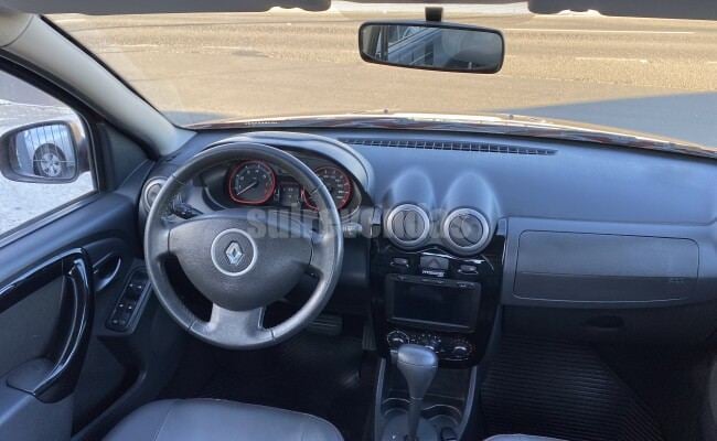 Renault SANDERO