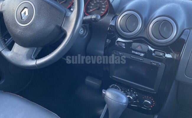 Renault SANDERO