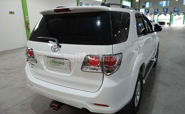 TOYOTA HILUX SW4