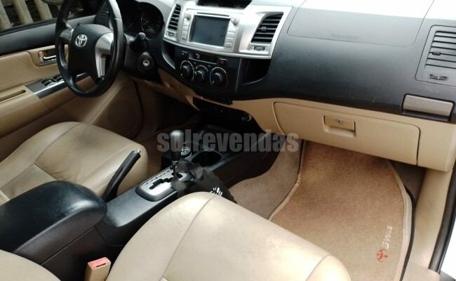 TOYOTA HILUX SW4