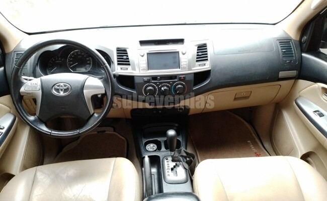 TOYOTA HILUX SW4