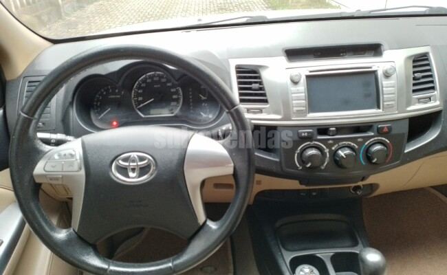 TOYOTA HILUX SW4