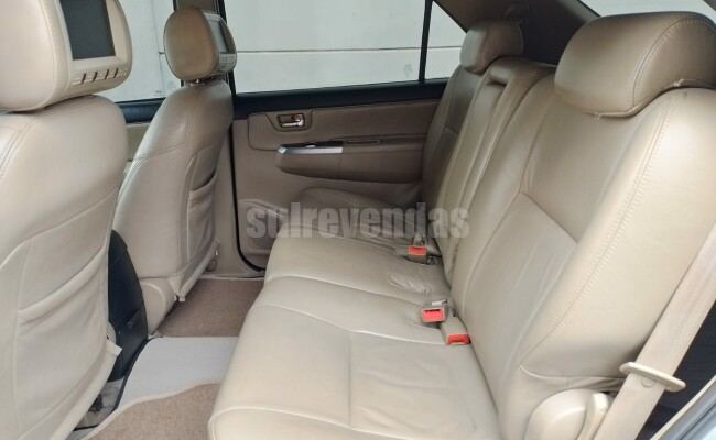 TOYOTA HILUX SW4