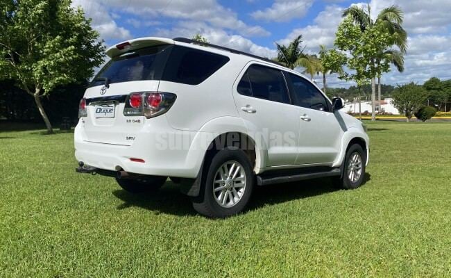 Toyota HILUX SW4