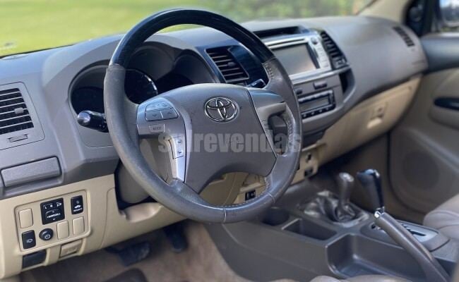 Toyota HILUX SW4