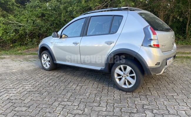 Renault SANDERO
