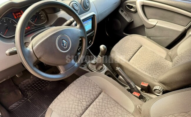RENAULT DUSTER