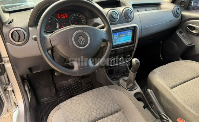 RENAULT DUSTER