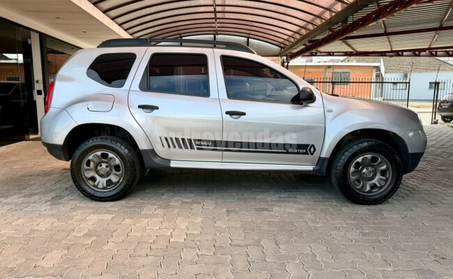 RENAULT DUSTER