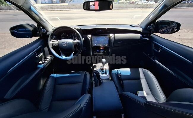 Toyota HILUX SW4